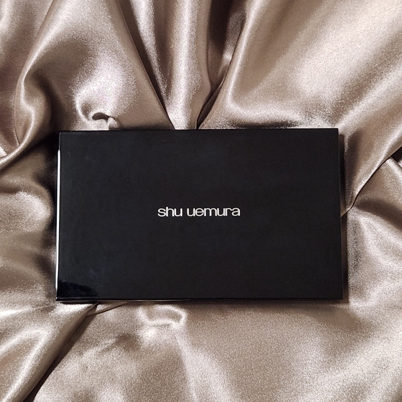 shu uemura Tokyo Doll eyeshadow, blush and lip color palette - Picture 2 of 5